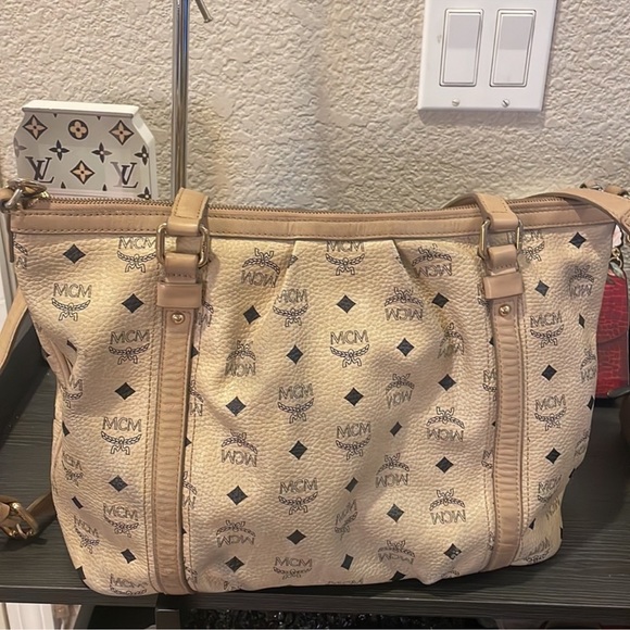 AUTHENTIC MCM Visetos Vintage Cross Shopper bag - Picture 2 of 13